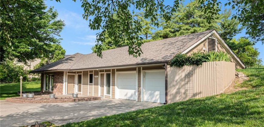 Homes for Sale in Parkville, MO 64152 | 7612 NW Valley Road