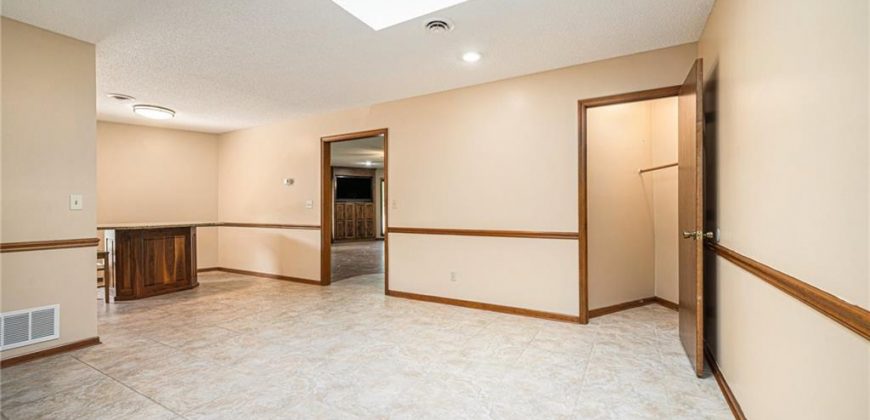 Homes for Sale in Parkville, MO 64152 | 7612 NW Valley Road
