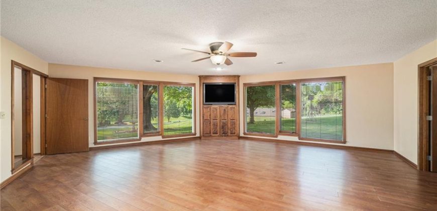 Homes for Sale in Parkville, MO 64152 | 7612 NW Valley Road