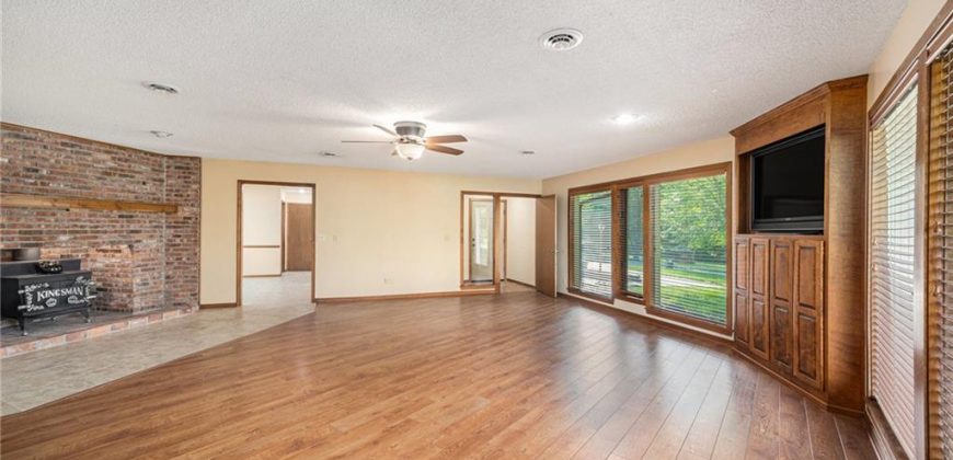 Homes for Sale in Parkville, MO 64152 | 7612 NW Valley Road