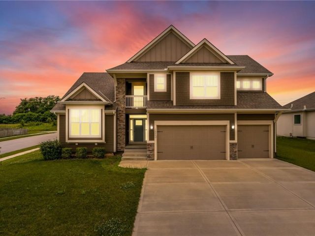 Homes for Sale in Kansas City, MO 64157 | 10500 N Randolph Avenue