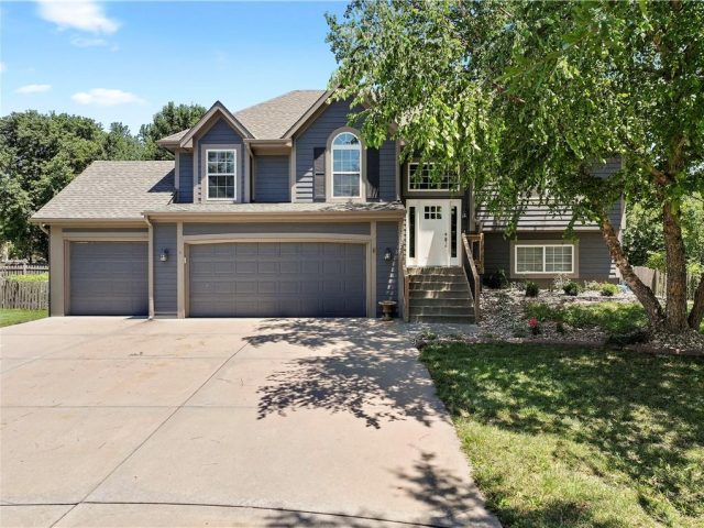 Homes for Sale in Kansas City, MO 64157 | 11025 N Tullis Court