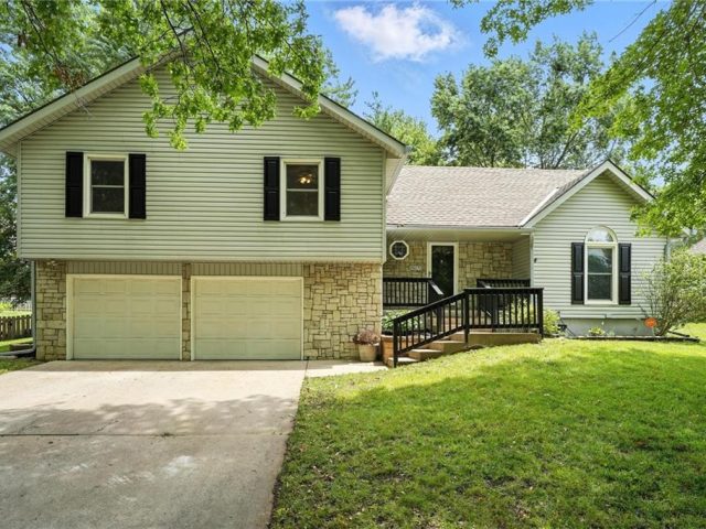 Homes for Sale in Kansas City, MO 64155 | 9617 N Lydia Street