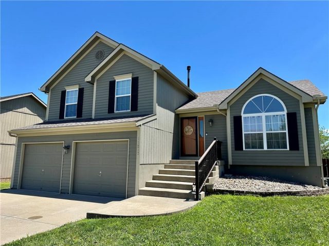Homes for Sale in Kansas City, MO 64155 | 11217 N Pennsylvania Avenue