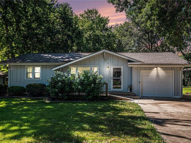Homes for Sale in Liberty, MO 64068 | 102  Avondale Avenue