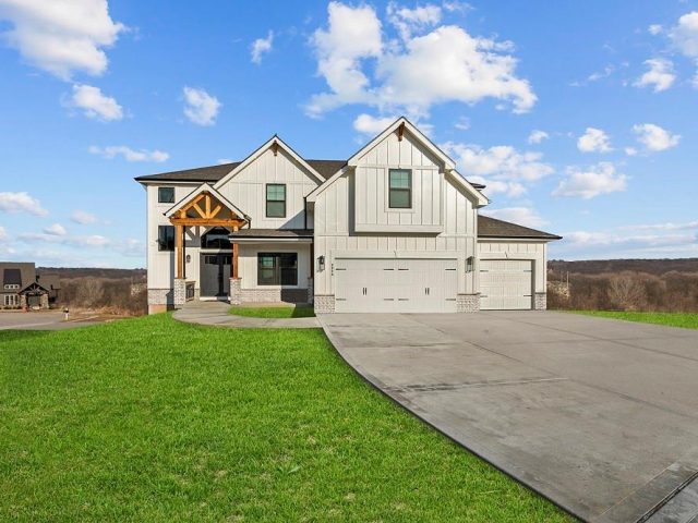 Homes for Sale in Kansas City, MO 64153 | 8209 NW 89th Street