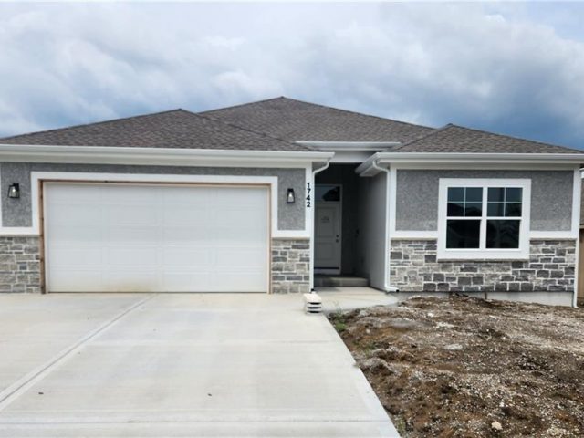 Homes for Sale in Kansas City, MO 64155 | 1742 NW 107th Terrace