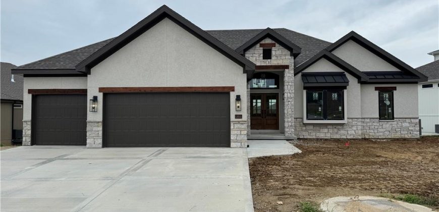 Homes for Sale in Parkville, MO 64152 | 13511  Terrace Park Drive