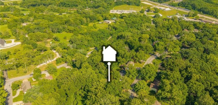 Homes for Sale in Parkville, MO 64152 | 6607  QUAIL RUN Drive
