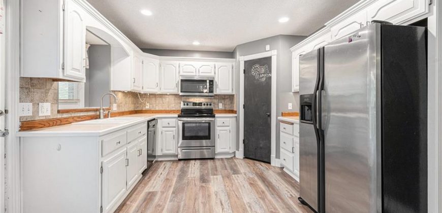 Homes for Sale in Smithville, MO 64089 | 212  Hampton Drive