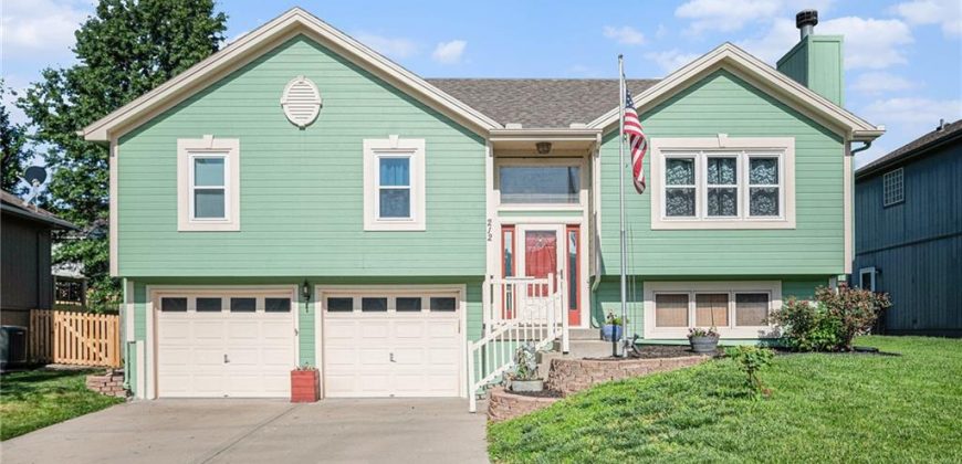 Homes for Sale in Smithville, MO 64089 | 212  Hampton Drive