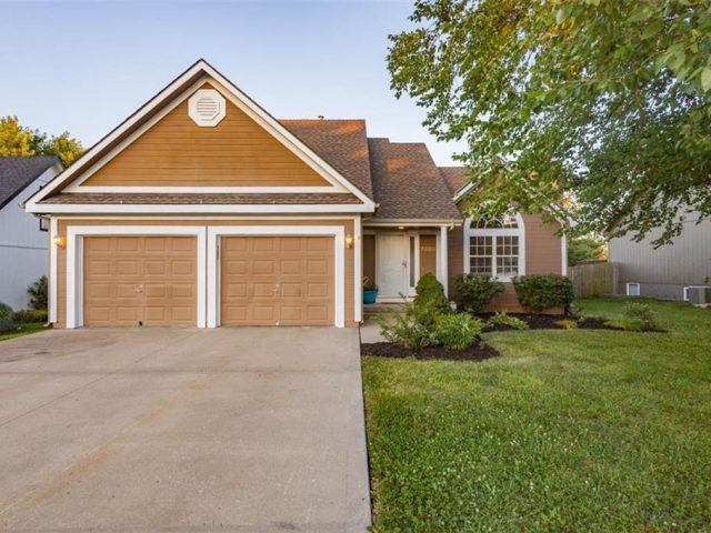 Homes for Sale in Kansas City, MO 64158 | 7503 N LEWIS Avenue