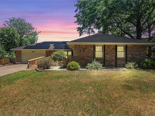 Homes for Sale in Kansas City, MO 64118 | 7925 N Forest Avenue