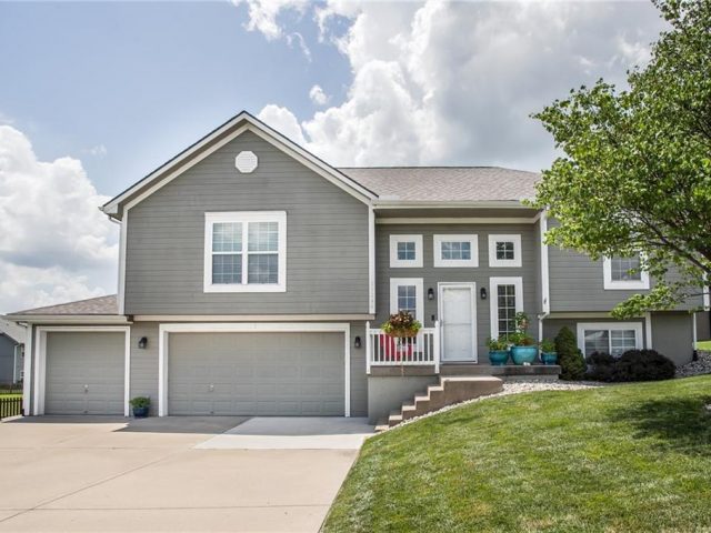 Homes for Sale in Kansas City, MO 64155 | 11264 N Jarboe Street