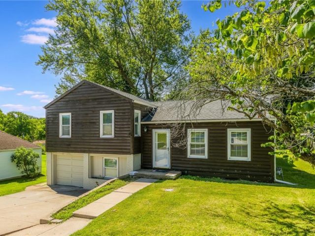 Homes for Sale in Kansas City, MO 64118 | 1519 NE Englewood Road