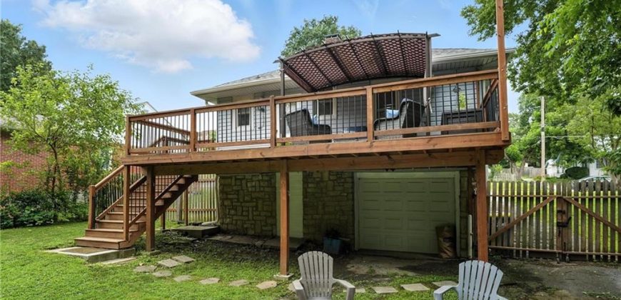 Homes for Sale in Liberty, MO 64068 | 129 N Fairview Avenue