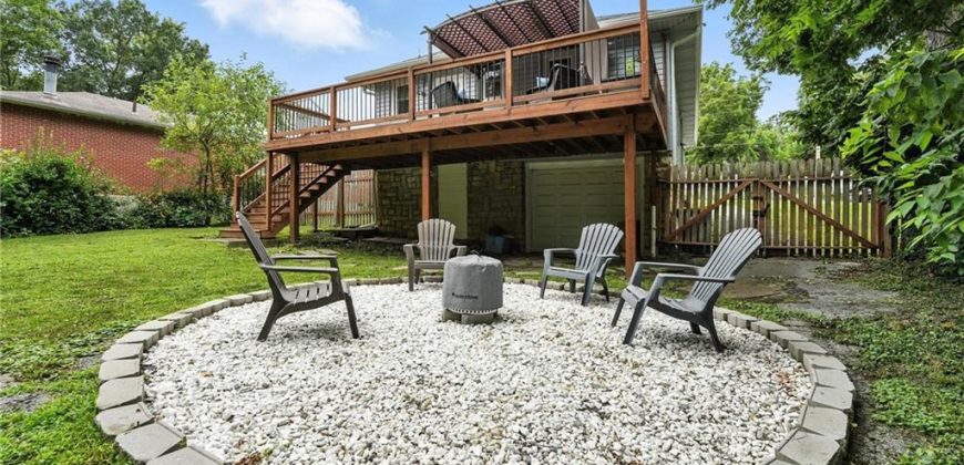 Homes for Sale in Liberty, MO 64068 | 129 N Fairview Avenue