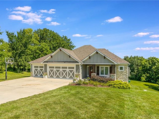 Homes for Sale in Kearney, MO 64060 | 12412 NE 132nd Terrace