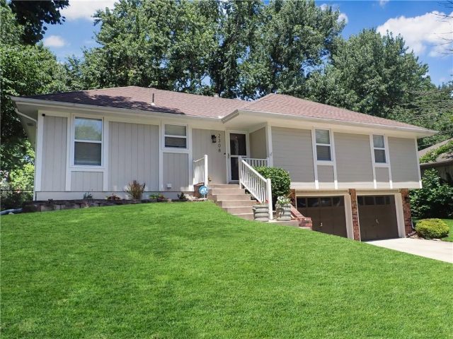 Homes for Sale in Kansas City, MO 64118 | 2308 NE 72nd Terrace