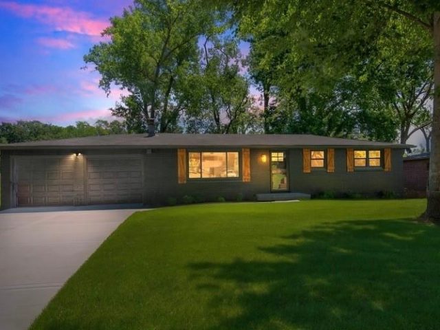 Homes for Sale in Kansas City, MO 64151 | 5013 NW Ridgewood Drive