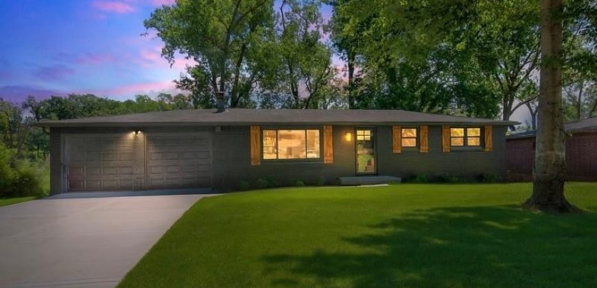 Homes for Sale in Kansas City, MO 64151 | 5013 NW Ridgewood Drive