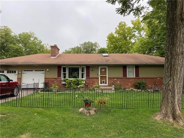 Homes for Sale in Kansas City, MO 64151 | 5000 NW Linden Road