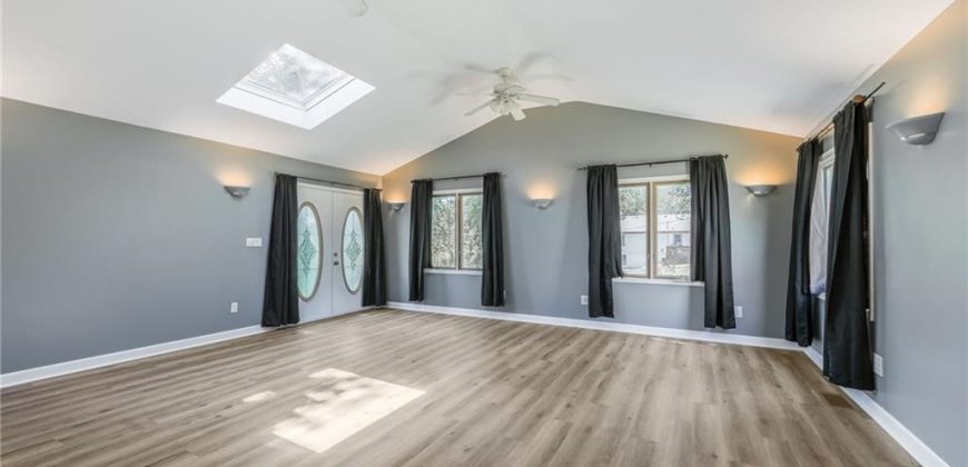 Homes for Sale in Kansas City, MO 64118 | 1519 NE Englewood Road