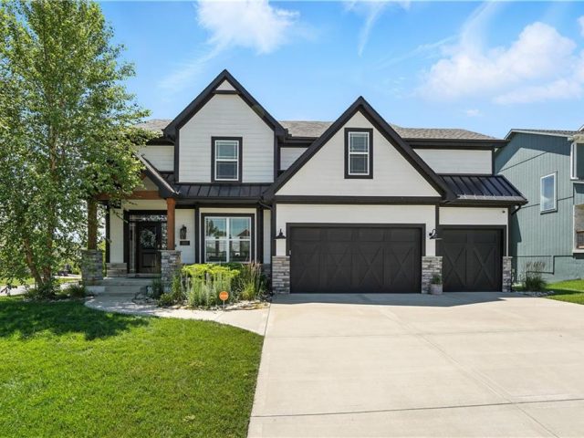 Homes for Sale in Kansas City, MO 64155 | 2413 NE 112th Street