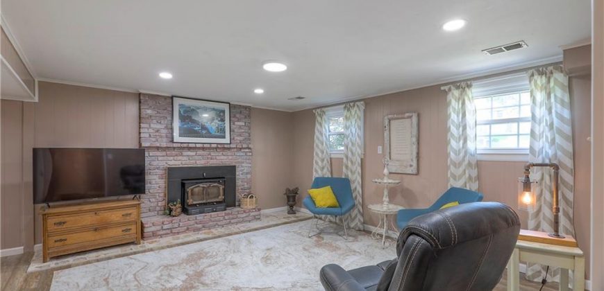 Homes for Sale in Kansas City, MO 64151 | 6735 NW Hilldale Drive