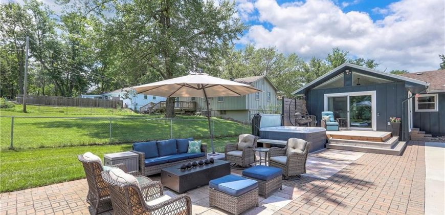 Homes for Sale in Kansas City, MO 64151 | 6735 NW Hilldale Drive