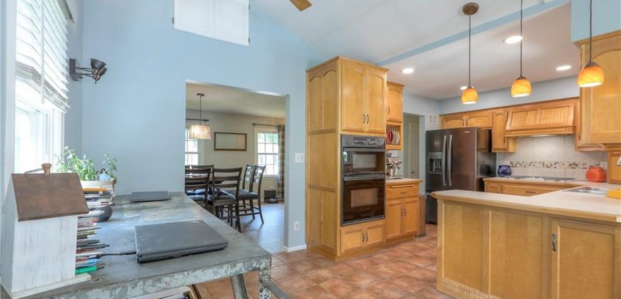 Homes for Sale in Kansas City, MO 64151 | 6735 NW Hilldale Drive