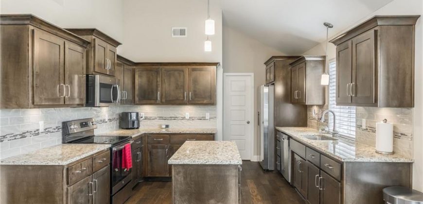 Homes for Sale in Kansas City, MO 64157 | 10500 N Randolph Avenue