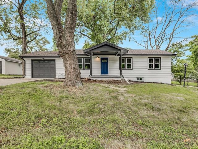 Homes for Sale in Pleasant Valley, MO 64068 | 7909  Arnote Road