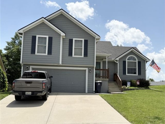 Homes for Sale in Kansas City, MO 64157 | 11039 N Ditman Avenue