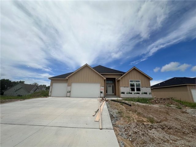 Homes for Sale in Kearney, MO 64060 | 2318  Larkspur Lane
