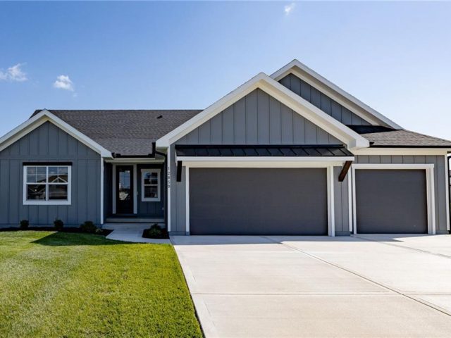 Homes for Sale in Platte City, MO 64079 | 12850 N Arbor Way