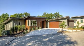 Homes for Sale in Parkville, MO 64152 | 10600  Chateau Lane