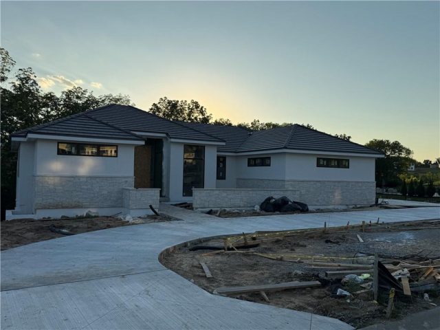 Homes for Sale in Parkville, MO 64152 | 7410 NW Pampas Lane