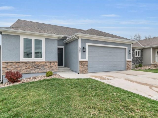 Homes for Sale in Kansas City, MO 64155 | 628 NW 110th Street