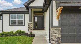 Homes for Sale in Kansas City, MO 64156 | 9325 N Poplar Avenue