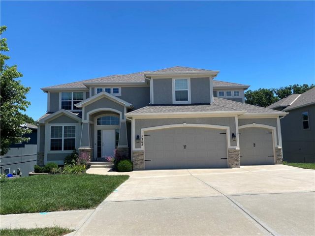 Homes for Sale in Parkville, MO 64152 | 7265 NW Forest Lakes Drive