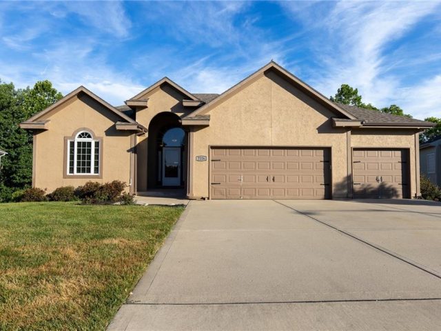 Homes for Sale in Kansas City, MO 64119 | 7226 N Spruce Avenue