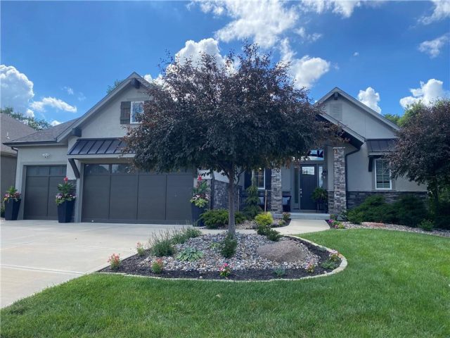 Homes for Sale in Kansas City, MO 64155 | 2136 NE 105th Street