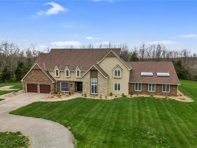 Homes for Sale in Kearney, MO 64060 | 8812 NE 176th Street
