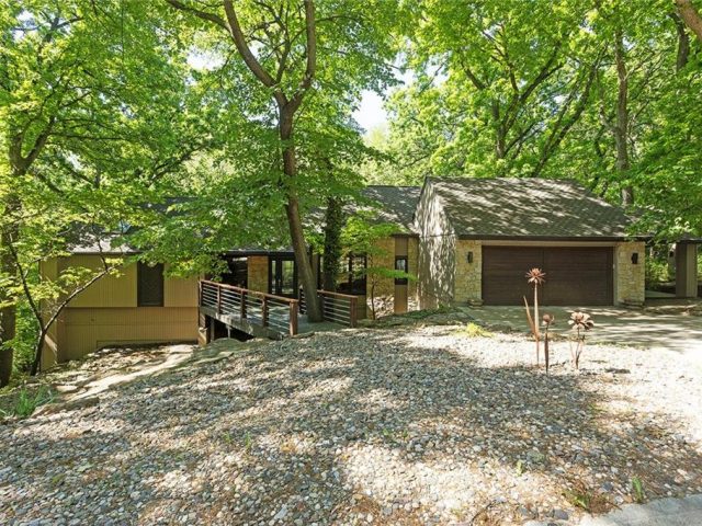 Homes for Sale in Parkville, MO 64152 | 5220 NW Bluff Drive