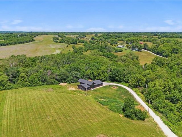 Homes for Sale in Kearney, MO 64060 | 18818  Thompson Road