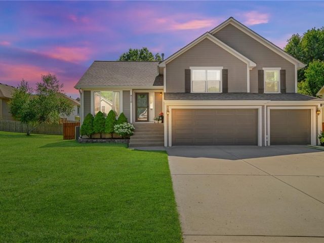 Homes for Sale in Kansas City, MO 64154 | 9110 N Oregon Avenue