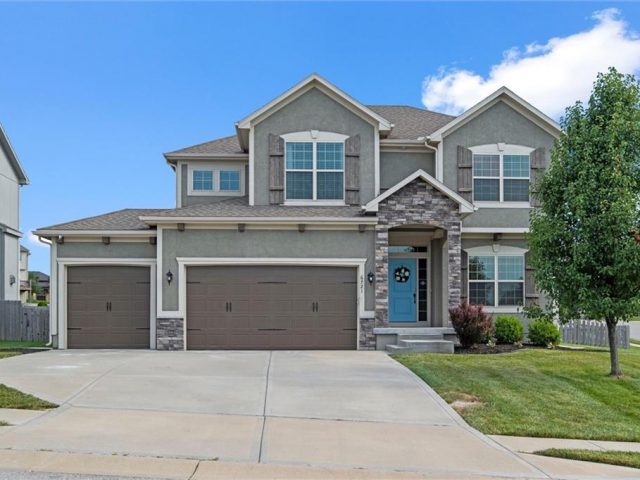 Homes for Sale in Kansas City, MO 64154 | 6721 NW 104th Terrace