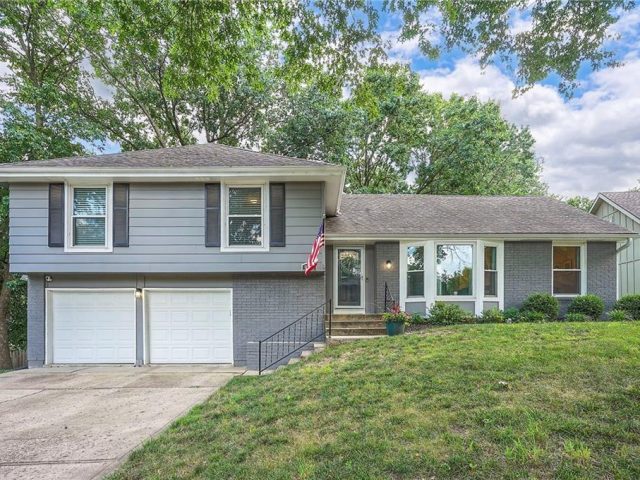 Homes for Sale in Kansas City, MO 64151 | 8113 NW Beaman Drive