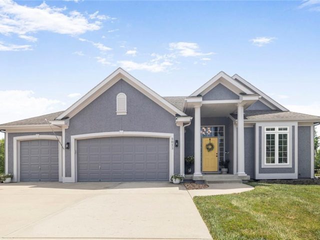 Homes for Sale in Kansas City, MO 64156 | 9013 N Kansas Court